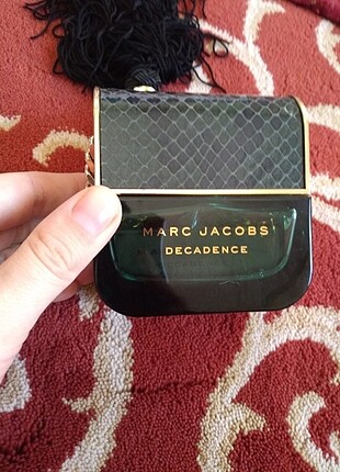Parfum Çanta Seklinde Marc Jacobs Parfüm %20 İndirimli - Gardrops