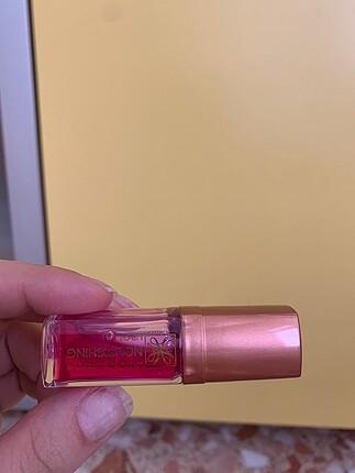 Avon Avon dudak parlatıcısı