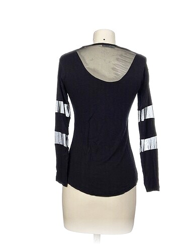s Beden Diğer T-shirt %70 İndirimli.