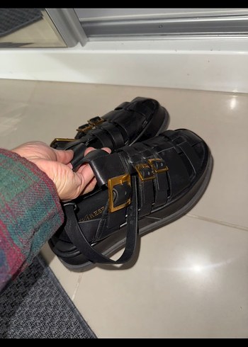 Siyah Kareli Tokalı Kadın Sandalet - Görsel 4