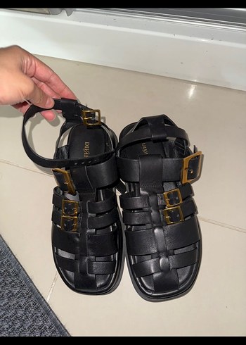 Siyah Kareli Tokalı Kadın Sandalet - Görsel 2