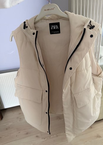 Zara Krem Kapusonlu Sisme Yelek