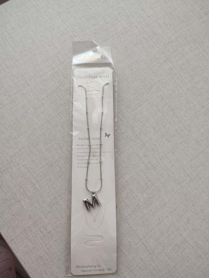 Çelik Dorika Detaylı M Harf Balon Kolye - Görsel 2