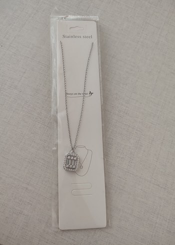 Çelik Baget Taş Detaylı Kadın Kolye - Görsel 3