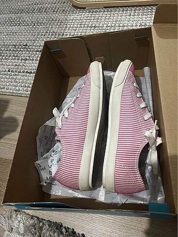38 Beden Lacoste bağcıklı ayakkabı