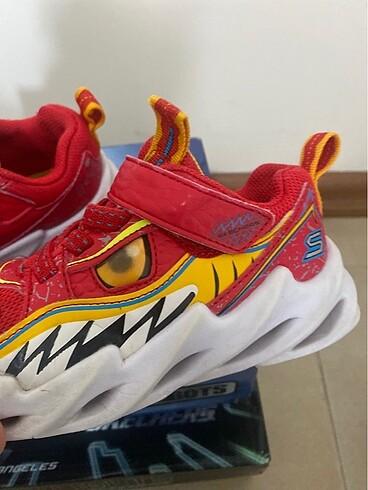 26 Beden Skechers Spor Ayakkabı