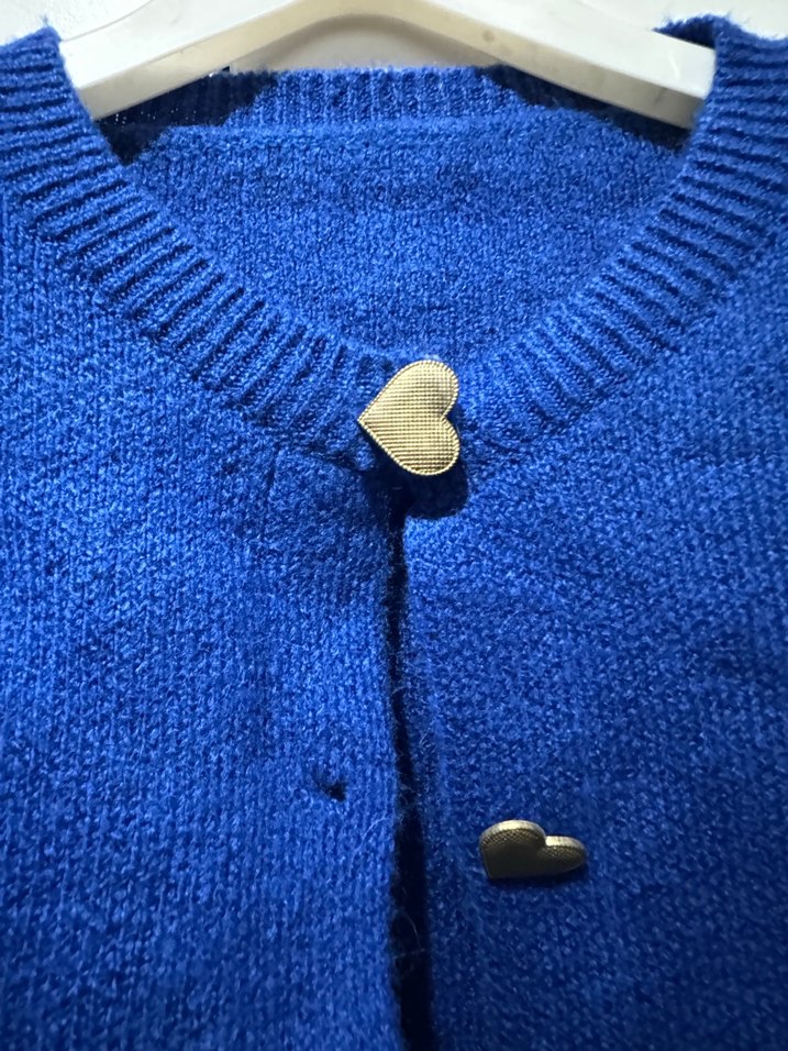 Mavi Düğmeli Kadın Hırka - Görsel 2