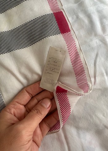  Beden beyaz Renk Gri Beyaz Kadın Fular burberry orjinal 49:49