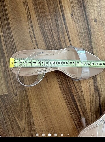 38 Beden ten rengi Renk Sefaf topuklu ayakkabı