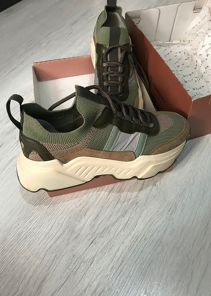 Spor ayakkabı - Görsel 2