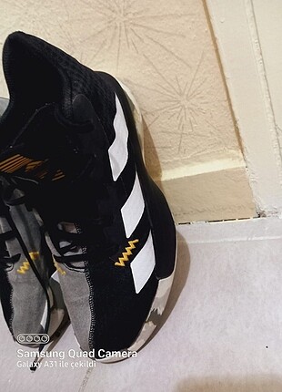 Adidas basketbol ayakkabısı