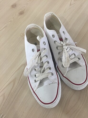 1 kere giyilmiş converse