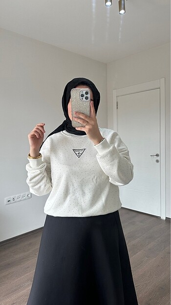 Guess sweat