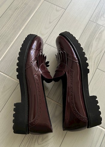 Mecrea Bordo Deri Pile Detaylı Klasik Topuklu Kadın Ayakkabı
