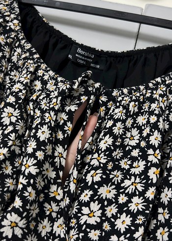 l Beden çeşitli Renk Balon kollu crop çiçek desenli bershka üst