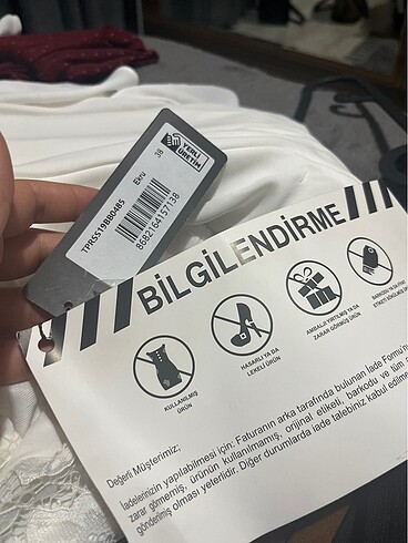 Trendyol & Milla Eker Dantel detaylı elbise