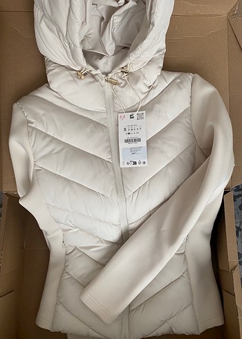 Beyaz Kapüşonlu Uzun Kollu Kadın Ceket - Görsel 2