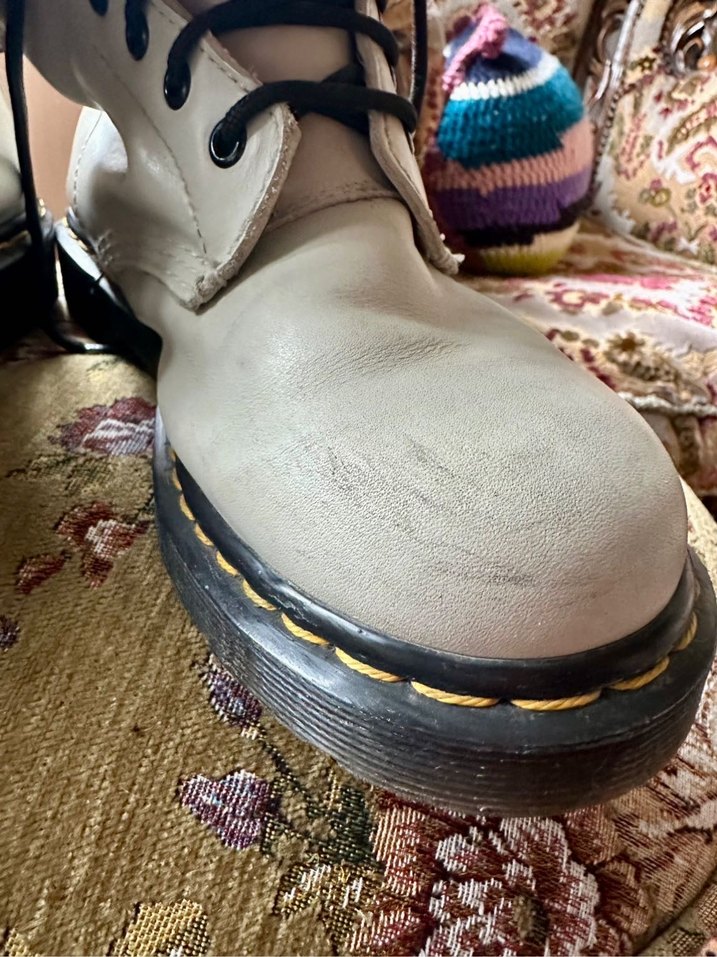 Orjinal Dr. martens Beyaz Tüylü Kadın Bot - Görsel 5