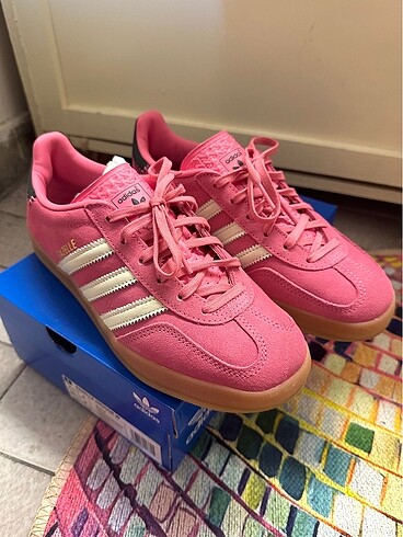39,5 Beden Adidas süet pembe ayakkabı