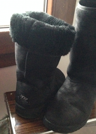 Siyah Ugg