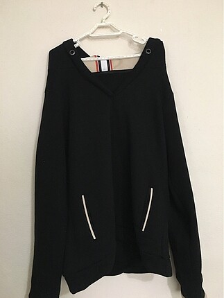 V yaka sweatshirt