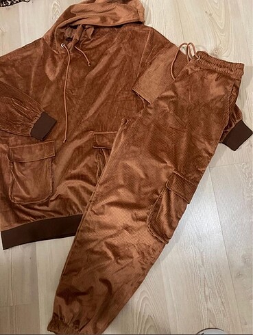 m Beden Bershka takım