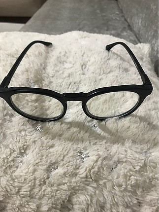  Beden Koton siyah çerçeveli gözlük
