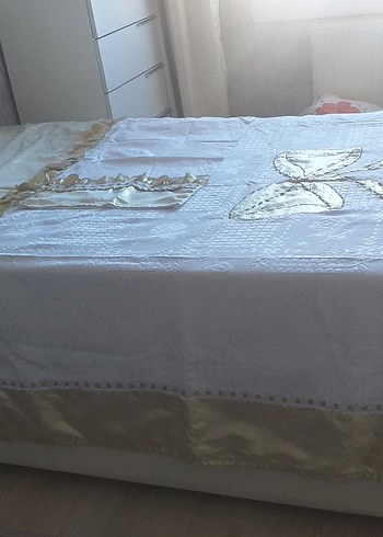 Nakışlı Beyaz Yatak Örtüsü pike - Görsel 2