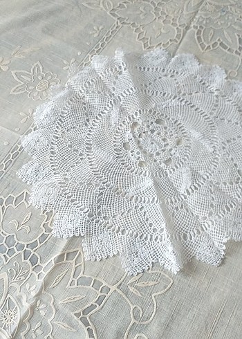 beyaz iş sehpa örtüsü - Görsel 4