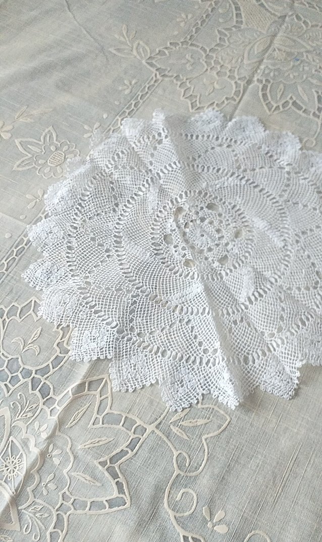 beyaz iş sehpa örtüsü - Görsel 4