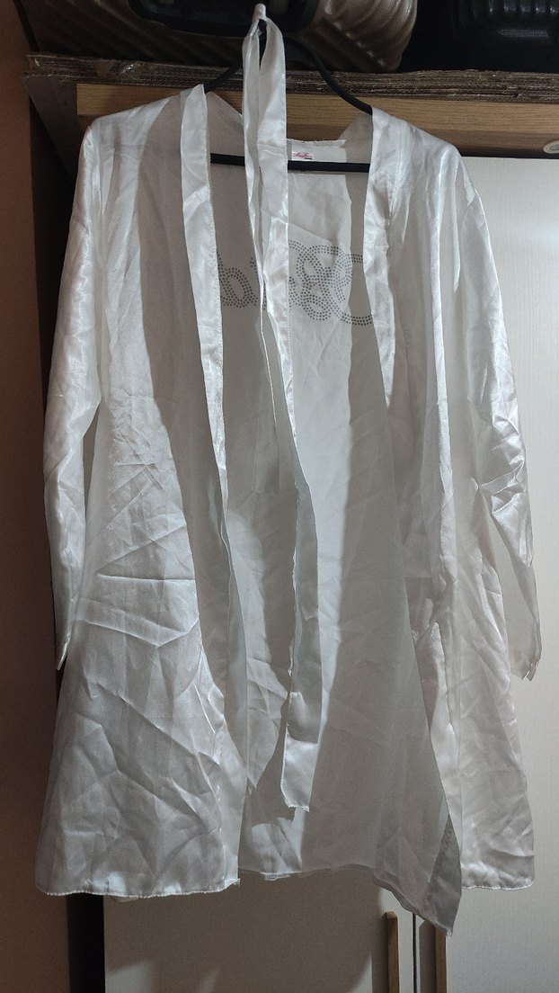 Nakışlı Beyaz Kadın Sabahlık - Görsel 3