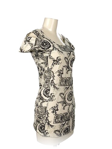 Vintage Love PreLoved Kısa Elbise %70 İndirimli.