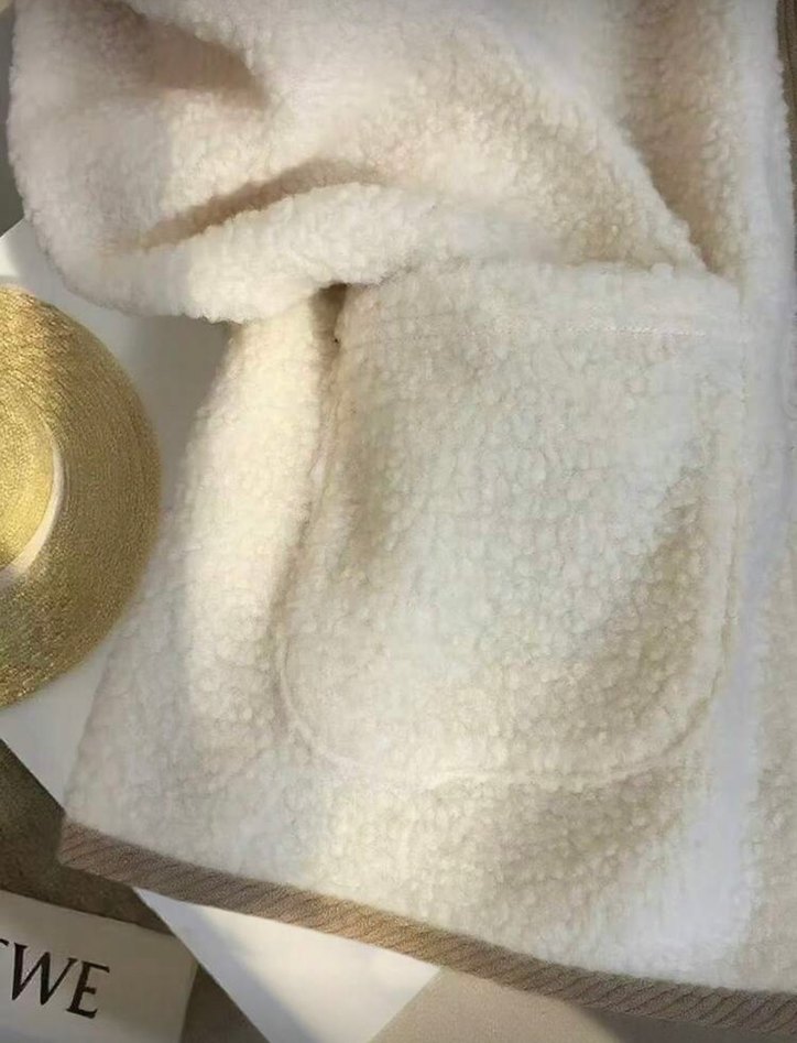 Düğmeli Beyaz Kadın Peluş Ceket - Görsel 5