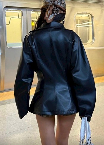 Siyah Belden Oturtmalı Deri Ceket - Görsel 2