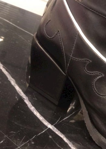 Siyah Nakışlı Kadın Deri Dizüstü Çizmeler - Görsel 2