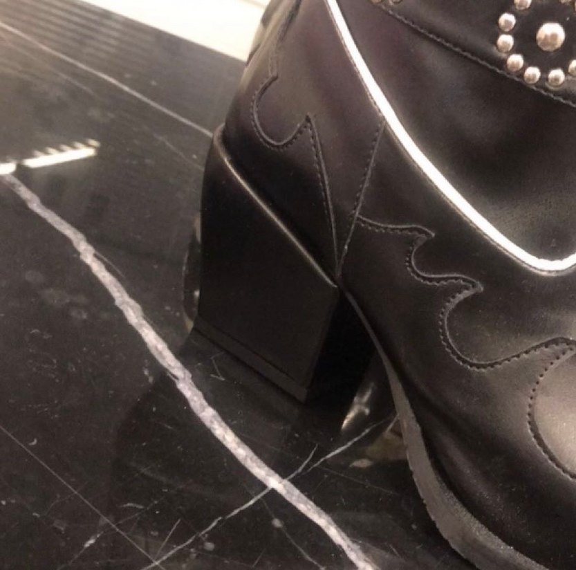 Siyah Nakışlı Kadın Deri Dizüstü Çizmeler - Görsel 2