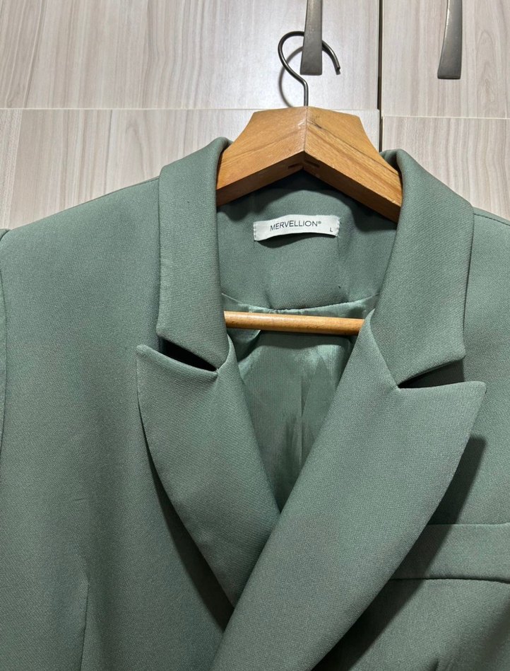 Bej Düğmeli Kadın Midi Blazer - Görsel 4