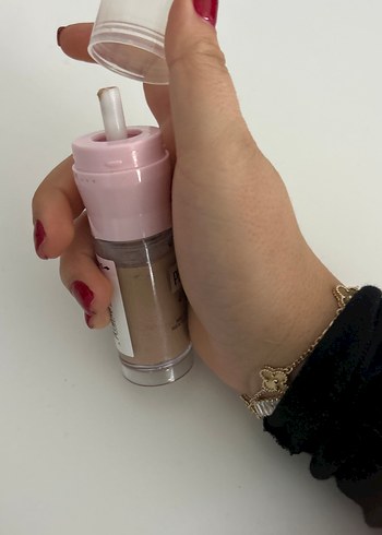 Maybelline 4-in-1 Glow Kapatıcı ve Aydınlatıcı 00 Beige - Görsel 3