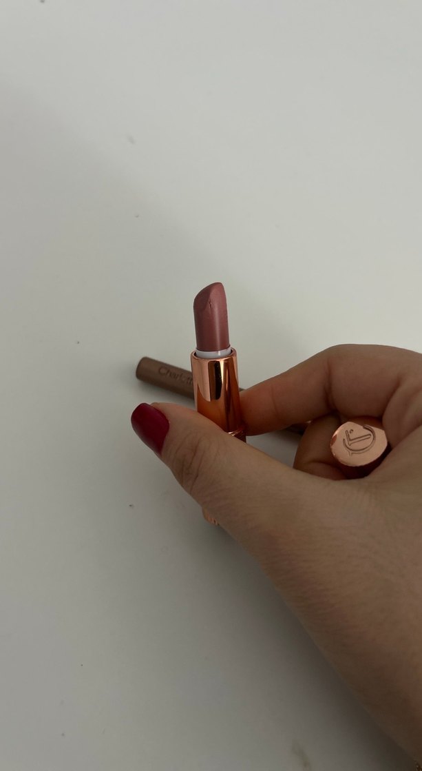 Charlotte Tilbury Parlak Bej Dudak seti - Görsel 3