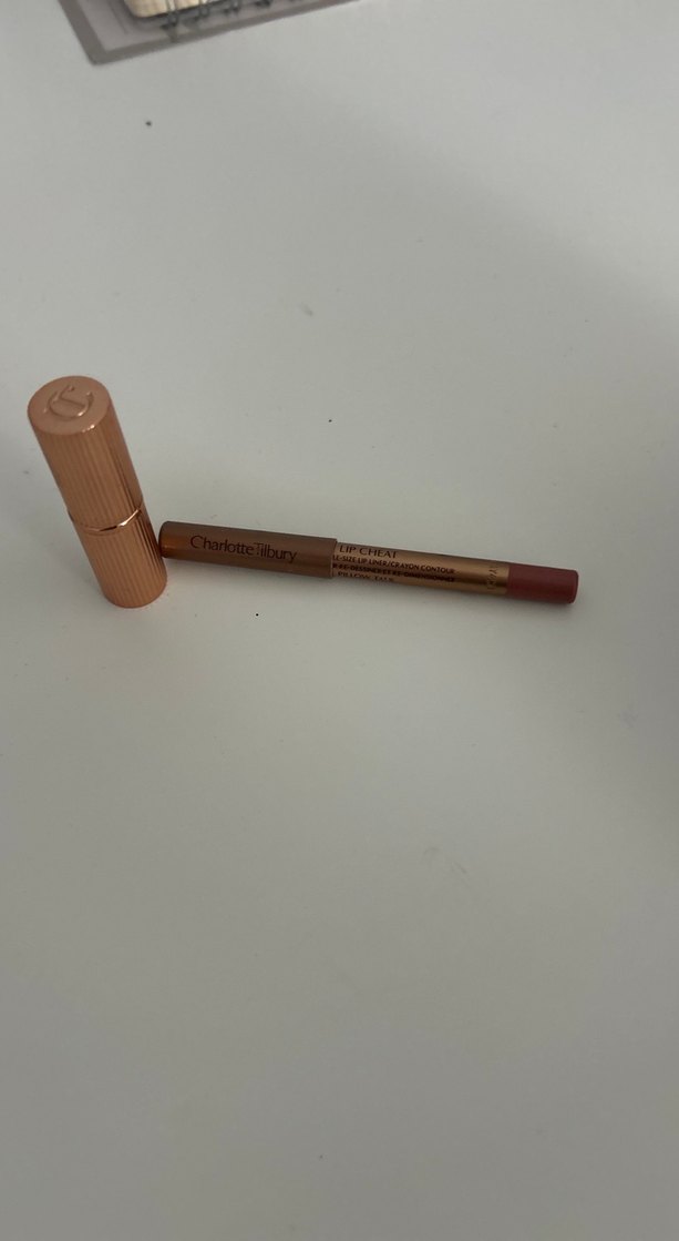 Charlotte Tilbury Parlak Bej Dudak seti - Görsel 2