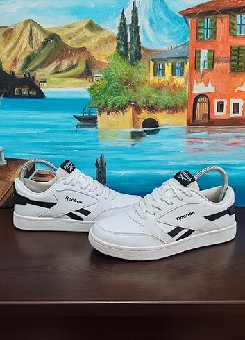 ORJİNAL REEBOK TEMİZ SORUNSUZ VE ÇOK RAHATTIR TERLEME VE KOKU YA