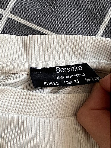 xs Beden Sırttan bağlamalı bershka bluz