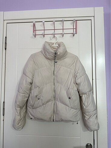 Bershka Beyaz Şişme Mont