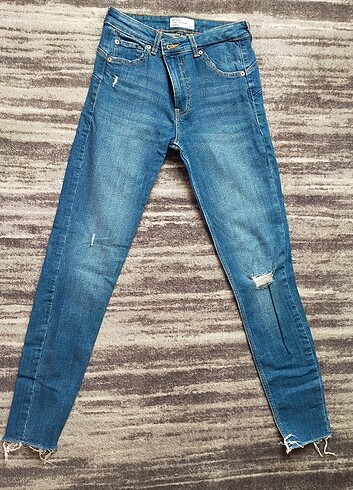 BERSHKA JEAN 