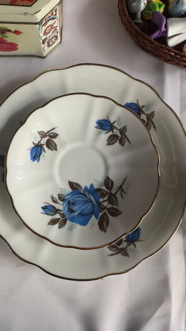 6 Parça Alman Antika Trio Gül Desenli İnce Porselen Fincan Takmı - Görsel 3