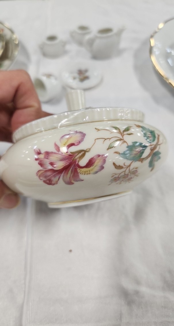 Alman Bavaria Pastel Renkli Beyaz Çiçekli Porselen Şekerlik - Görsel 4