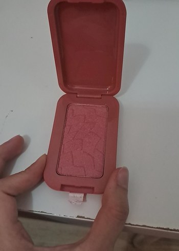 NYX Buttermelt Parlak  Allık - Görsel 2