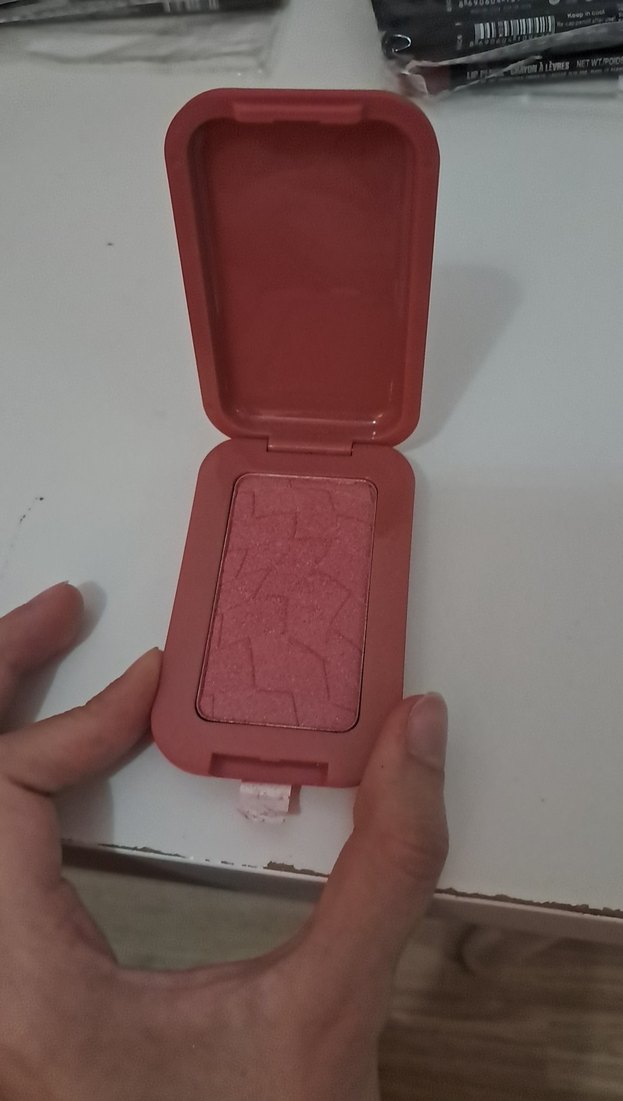 NYX Buttermelt Parlak  Allık - Görsel 2