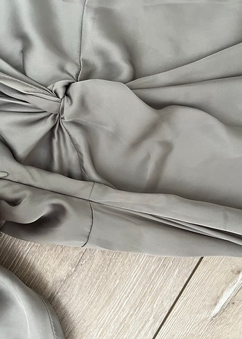 nakd gri saten elbise - Görsel 4