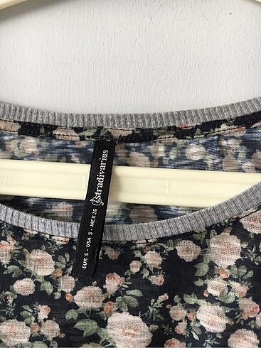 Stradivarius stradivarius çiçekli üst